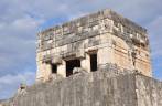 Templo sobre o Gran Juego de Pelota, em Chichen-Itza, na península do Yucatán, no México